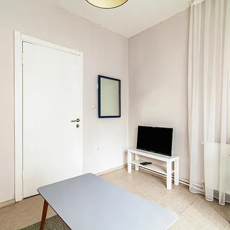 Апартаменты 1br Apt, 3 Min To Mecidiyekoey Center