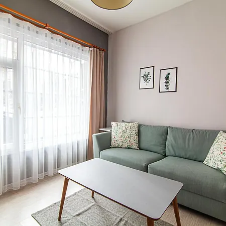 1br Apt, 3 Min To Mecidiyekoey Center *
